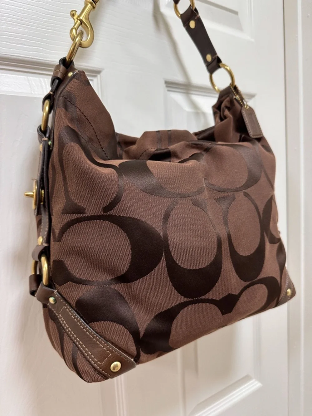 Coach Carly Large Hobo Bag Chocolate Signature Jacquard Mahogany NWOT